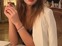 Hi i am a 20 y old student from netherlands and I like meeting people from all over the world.