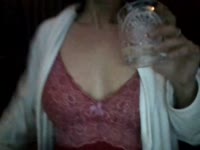 hoi, ik ben hete milf die voor veel open staat. ik hou wel van dominantie en hou er van om een onderdanig sletje te zijn. Maar als jij dat wil kan ik ook jouw strenge meesteres zijn....Er kan veel maar geen extreme ding zoals:naalden, plas en poep...Vragen staat vrij, wie weet kan je me overtuigen om grenzen te verleggen.