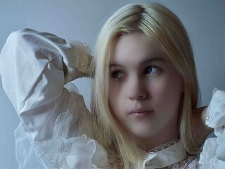 naked camgirl picture DeidreSarin