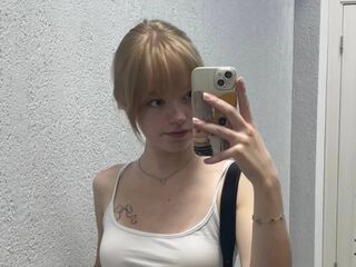 nude gamgirl DonetteOkada