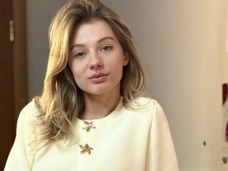 masturbating webcam girl IllaLafleche