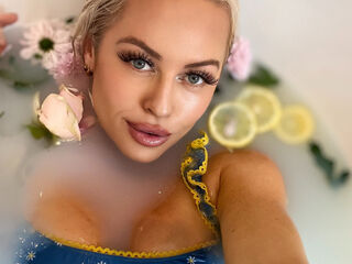 nude webcamgirl IsabellaSaturn