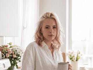 camgirl masturbating with sextoy LanoraZottola