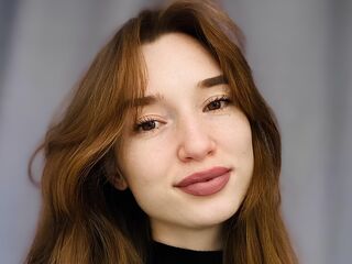 hot cam girl fingering shaved pussy LouieAldaco