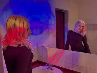 camslut spreading pussy LucilleWiste