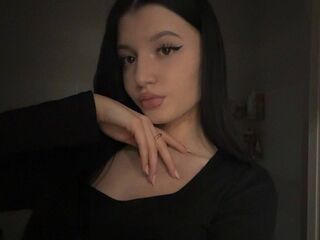 camslut showing tits OliveViereck