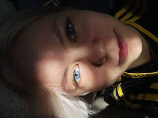 naked girl with webcam masturbating with vibrator PhyllisBrancato