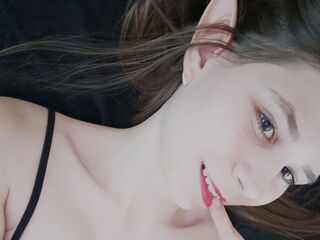 topless webcam girl TinishaDubbert