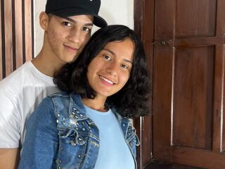 nude webcam show CnadyAndOliver