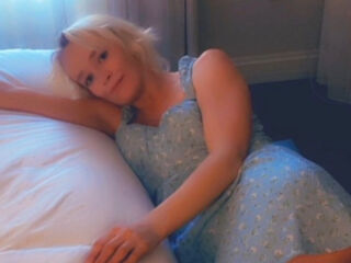 naughty camgirl picture AbbeyLynne