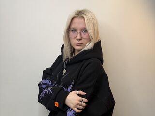 girl showing tits AdelinaCostanti