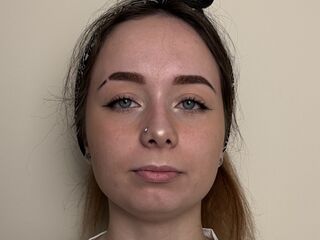 naked camgirl masturbating with vibrator AftonHickey