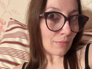 camwhore spreading pussy AlanyssLyon