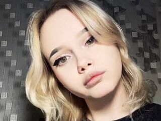 camgirl masturbating with vibrator AlmaLonabaugh