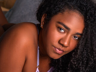 sexy cam girl AmaraRuiiz