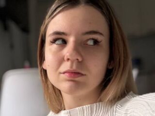 chat room picture AnnikaMorgan