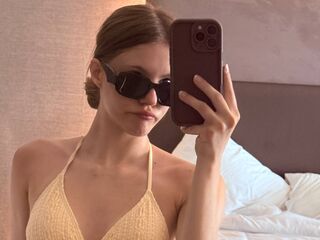 shower sex webcam AureliaThorn