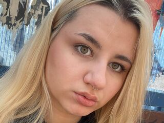 masturbating camgirl BarbaraWellsmith