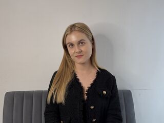 webcam bitch chatroom BellaMonson