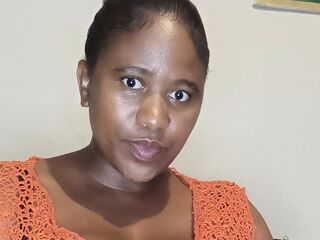 nude webcamgirl pic BuhleSmith