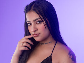 naughty cam girl fingering pussy CarlaMilano