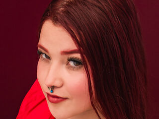 naked cam girl fingering pussy CelesteVertusk