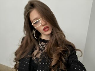 camgirl masturbating with vibrator ClementinePembe