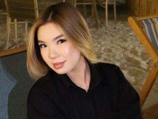 cam girl playing with dildo CordieMaceyak