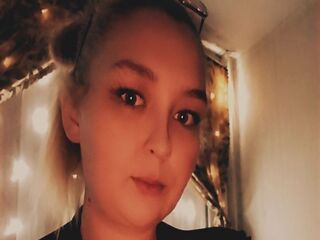 mastubating web cam girl CrystalSins