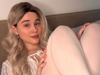 hot naked webcam girl DeluaMoon