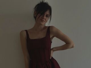 naked camgirl masturbating with vibrator DiedreNiquette