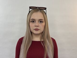 beautiful webcam girl DonellaAutobee