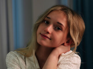 hot cam girl fingering DorisCounsell