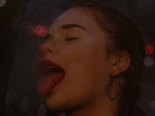 cam girl masturbating with sextoy ElissStoun