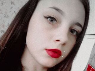 girl chatroom EllynDarvish