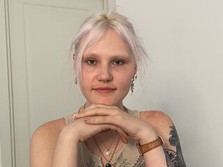 mastubating web cam girl ErnaKietzer