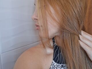 camgirl fingering bald pussy FlorAnderson