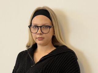 naked cam girl masturbating FrancesVirunes