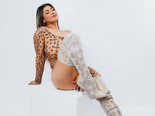 camslut showing pussy GiaMartineli