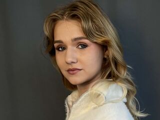 camgirl chatroom HelenPetrini