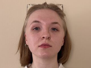 camgirl masturbating with dildo HienRosse