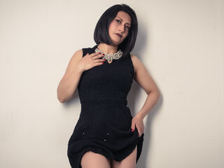 camwhore masturbating with sextoy IvannaRusso