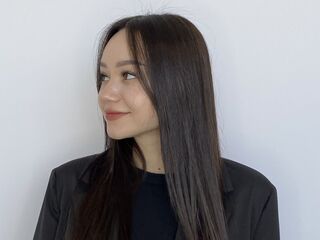 camwhore fingering shaved pussy JinGrinnan