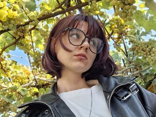 naked camgirl masturbating JuliannMunning