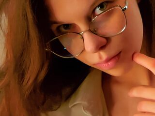 camgirl showing pussy JulinaGoroven