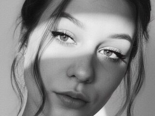 masturbating webcam girl KalynBrazile