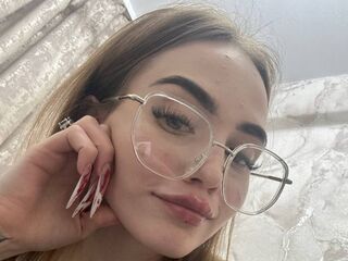 cam girl spreading pussy KeeleyAston