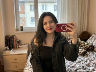 adult web cam chat room KeliCollymore