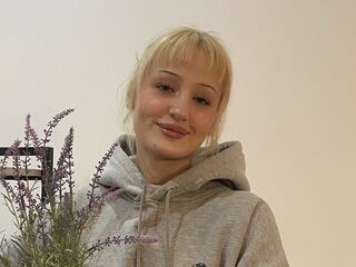 live webcam performer KyungMikes