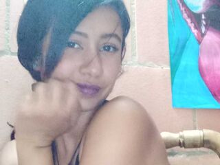 hot strip tease webcam LauSommers